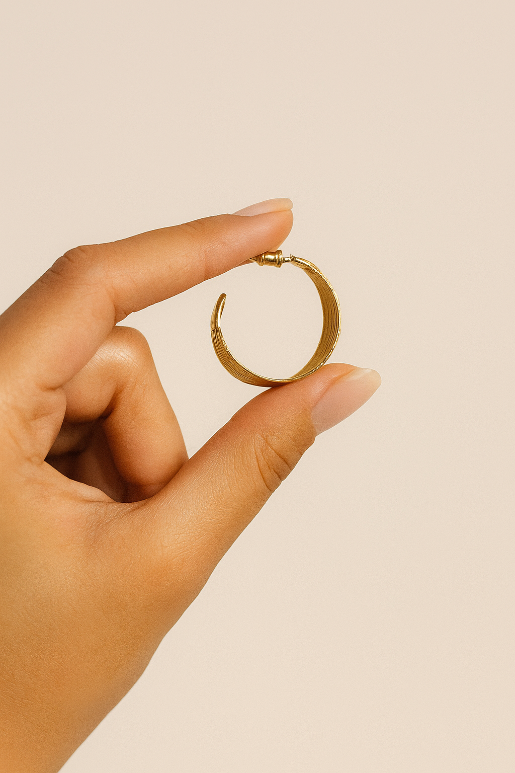 The Everyday Luxe Hoop