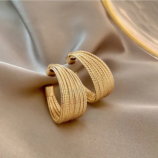 The Everyday Luxe Hoop